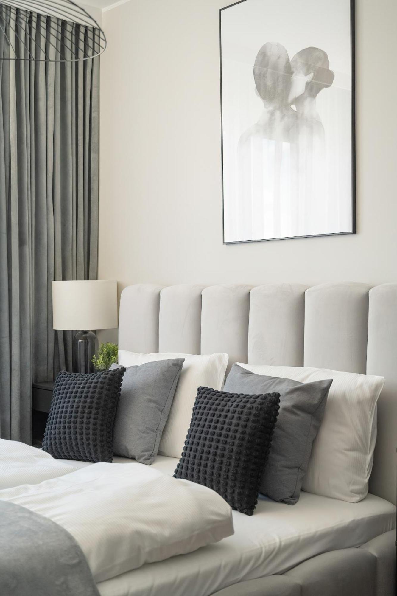 Piekny Apartament Wichrowa - 2 Sypialnie Free Garage Wroclaw By Noclegi Renters Luaran gambar