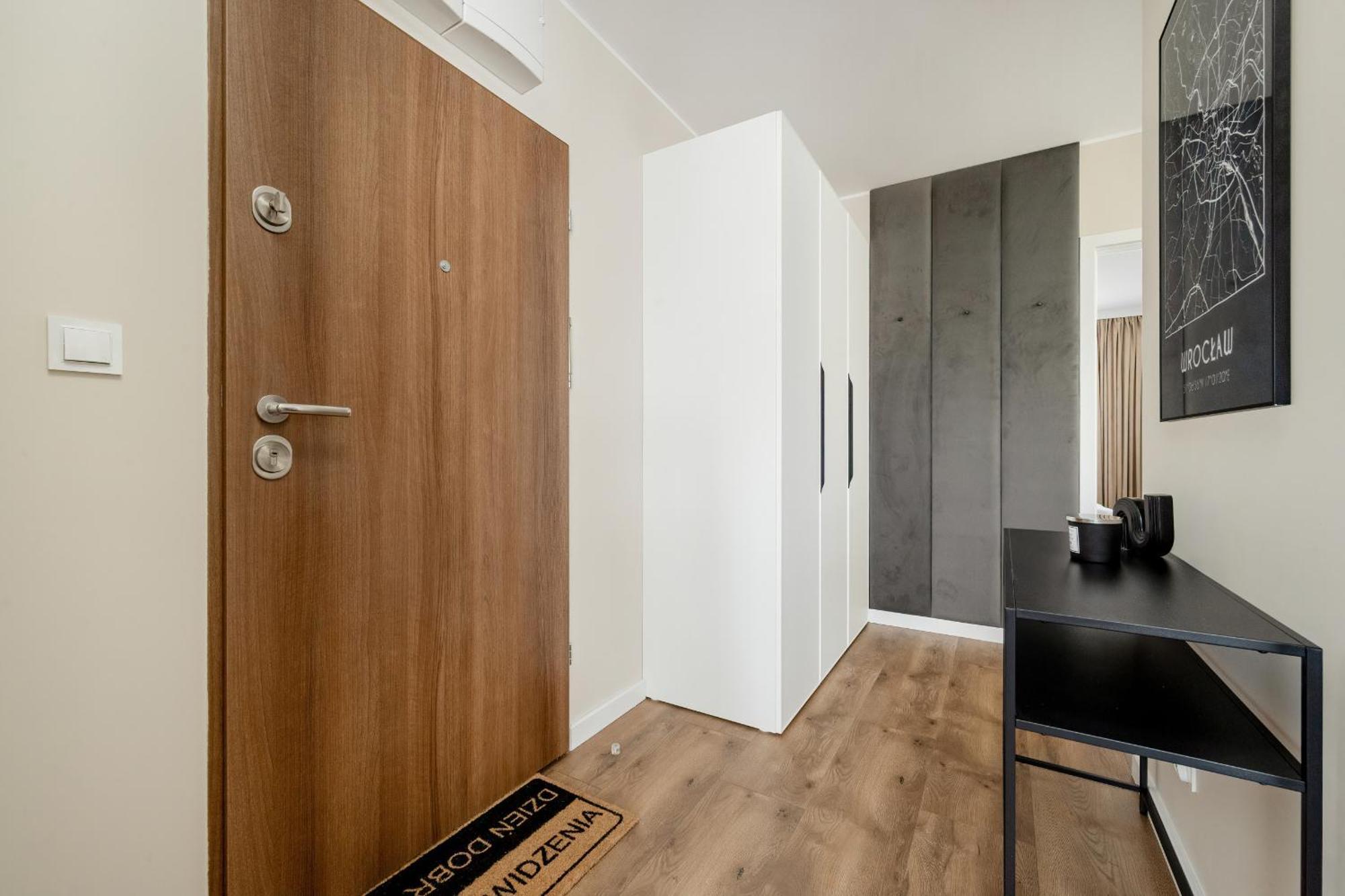 Piekny Apartament Wichrowa - 2 Sypialnie Free Garage Wroclaw By Noclegi Renters Luaran gambar